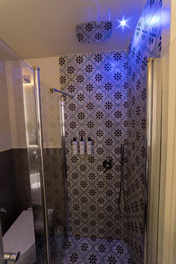 B&B Smartfit House - Room & Relax In Pescara Exteriör bild